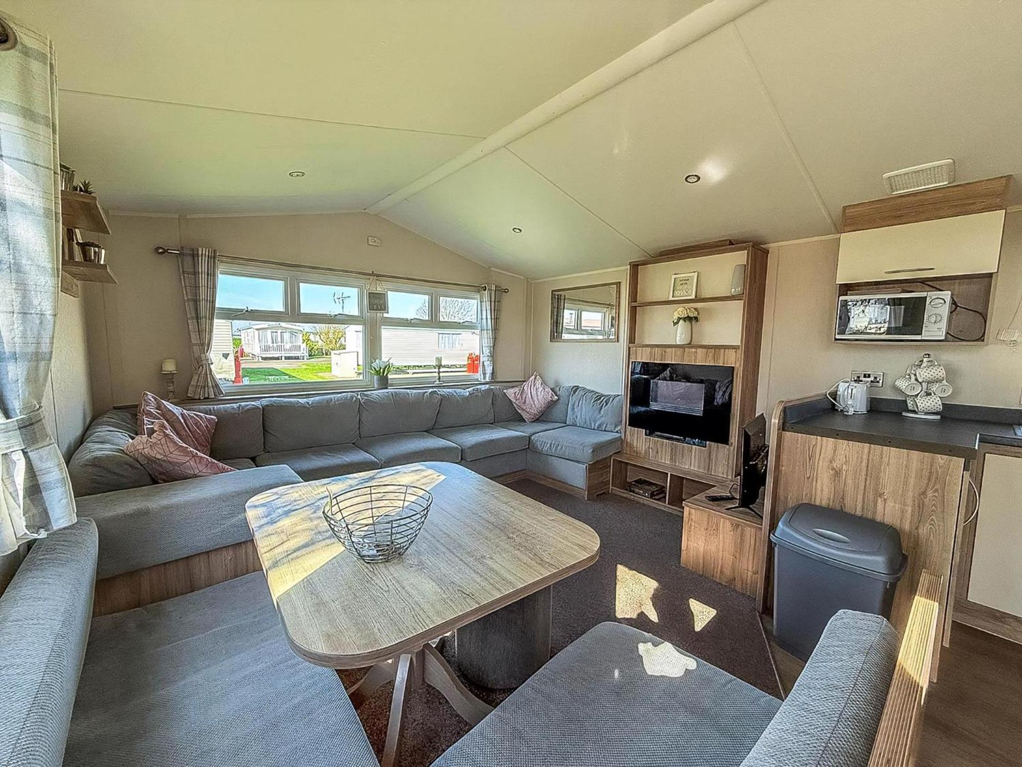 8 Berth Caravan For Hire At St Osyth Beach Ref 28047R Clacton-on-Sea Exteriér fotografie